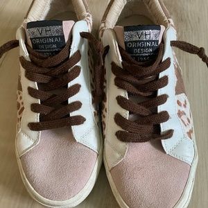 Vintage Havana Ladies Sneakers - Suede with Star and Leopard design